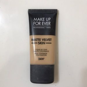 Makeup forever Full coverage foundation